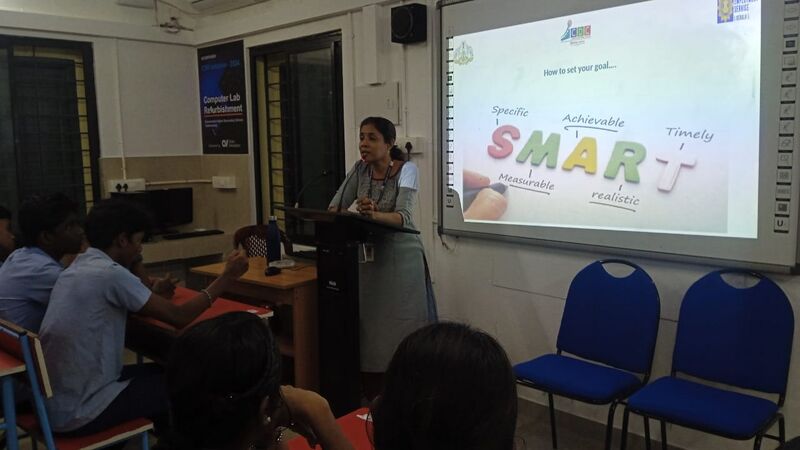 പ്രമാണം:25084-Career guidence.jpeg