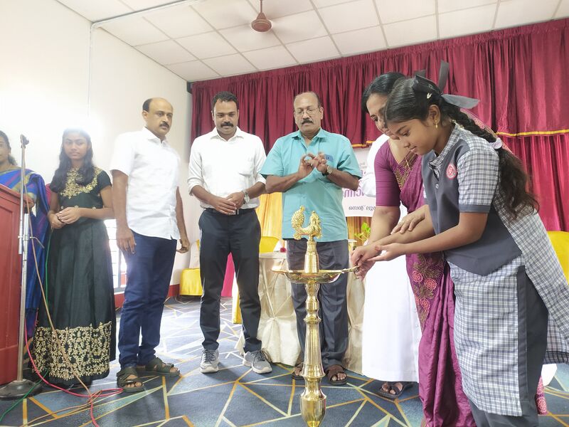 പ്രമാണം:26076 student deepam.resized.jpg