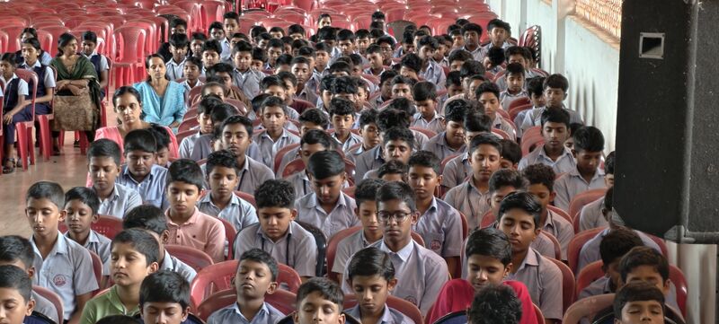 പ്രമാണം:33064 MGMLKTR YOGA DAY PIC7.jpg