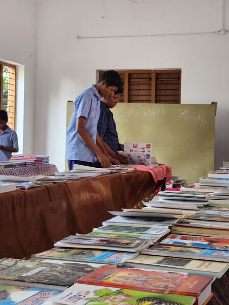 പ്രമാണം:38102 - bookmela 1.jpg