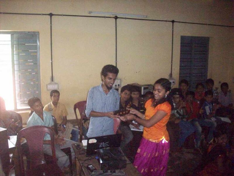 പ്രമാണം:42040venal-2013-4.jpg