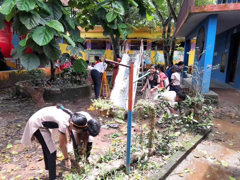 പ്രമാണം:42531 oct2.jpg