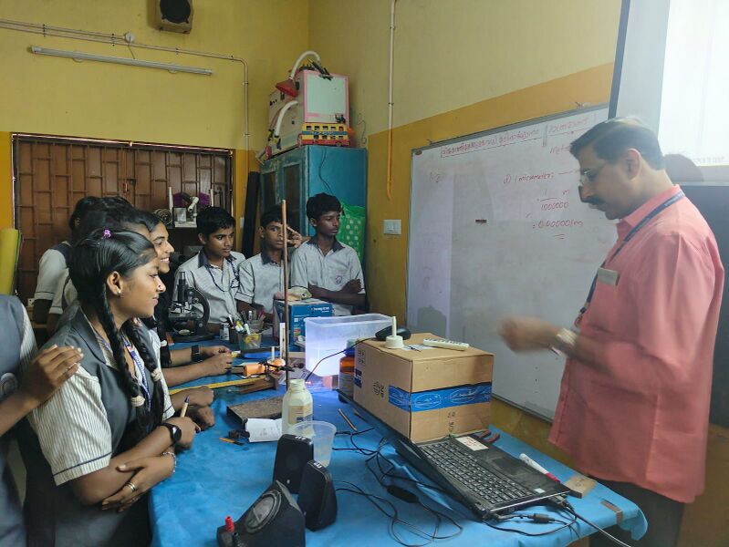 പ്രമാണം:43069 Lab 3.jpeg