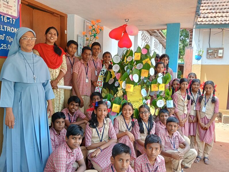 പ്രമാണം:44253 surali hindi .jpg