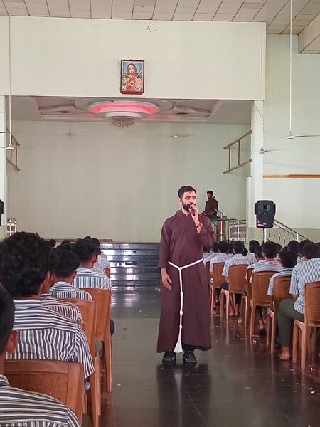 പ്രമാണം:46062 kw1.rotated.jpg