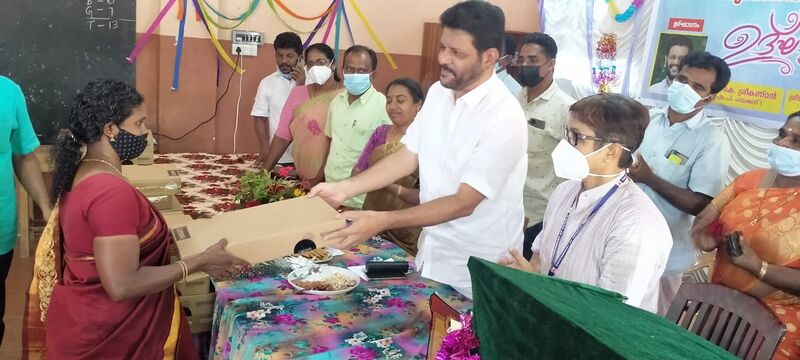 പ്രമാണം:51045 lap 2 .jpg