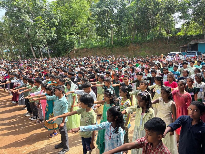 പ്രമാണം:June 5-ylm 2.jpg