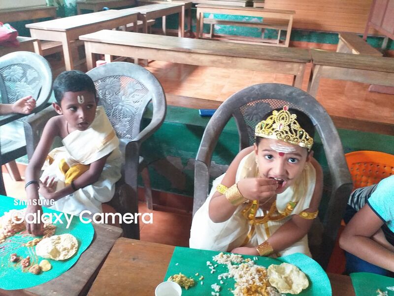 പ്രമാണം:Onasadya 37203.jpeg