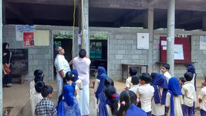 Republic day-flag hoisting.jpg