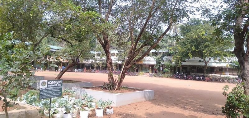 പ്രമാണം:School.mainfloor.17542.jpeg