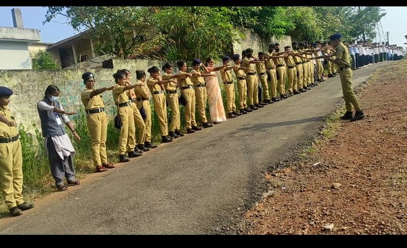 പ്രമാണം:12017madikai.jpg