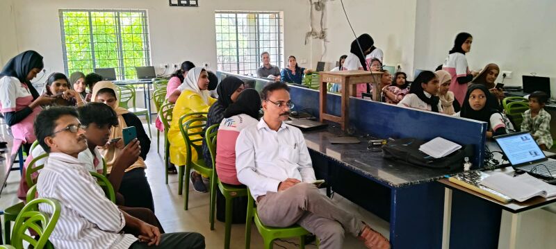 പ്രമാണം:18032-AI Training 2.jpg