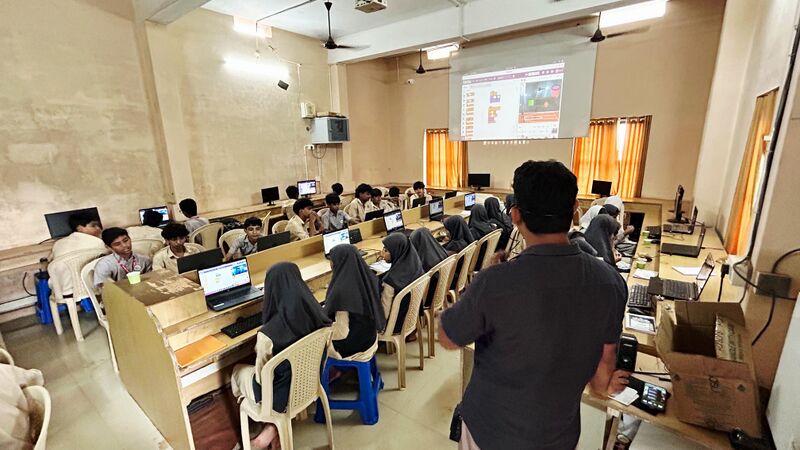 പ്രമാണം:18098 school camp 2.jpg