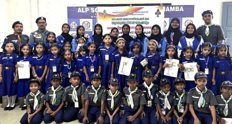 പ്രമാണം:19834-independence day2025-26(3).jpg