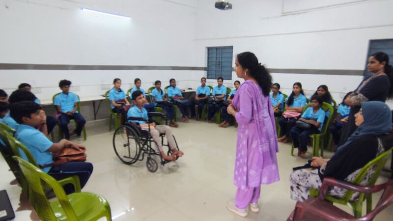 പ്രമാണം:21049 lk oneday schoolcamp.jpg
