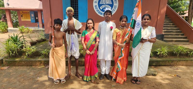 പ്രമാണം:38099 sishudinam.jpg