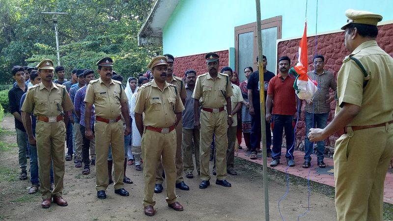 പ്രമാണം:Ponmudi dam visit.jpg