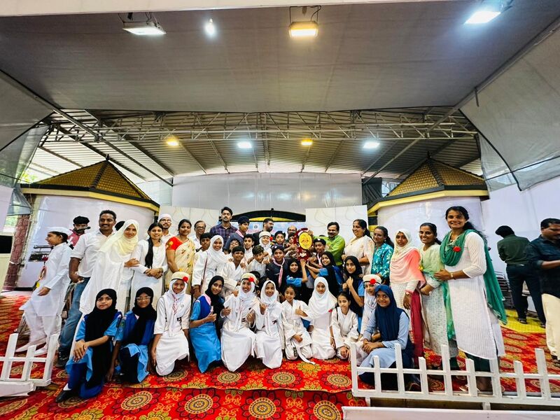 പ്രമാണം:11469 childrensday.jpg