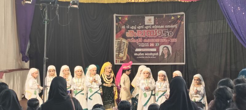 പ്രമാണം:12027 27 kalolsavam2.jpg