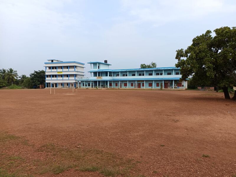 പ്രമാണം:12060- New Building of School.jpg