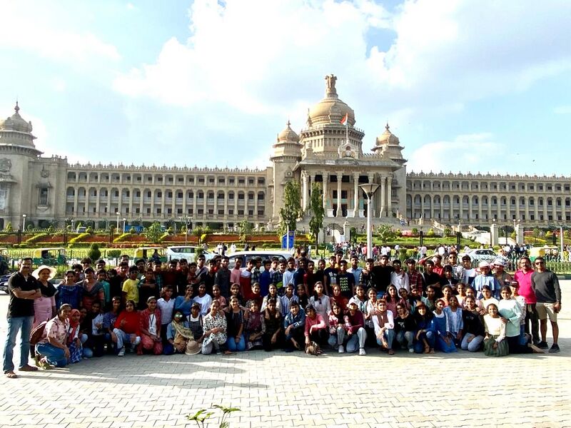 പ്രമാണം:15051 study tour b.jpg