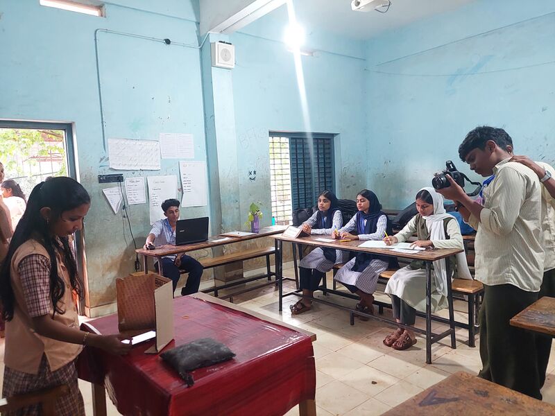 പ്രമാണം:19001 election 2.jpg