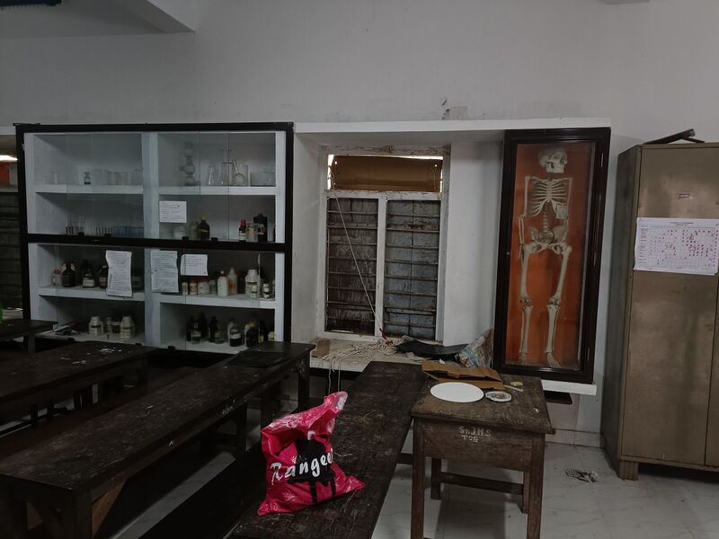 പ്രമാണം:25099 science lab 1.jpg