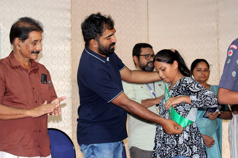 പ്രമാണം:33064 MGMLKTR MERITDAY PIC6.JPG