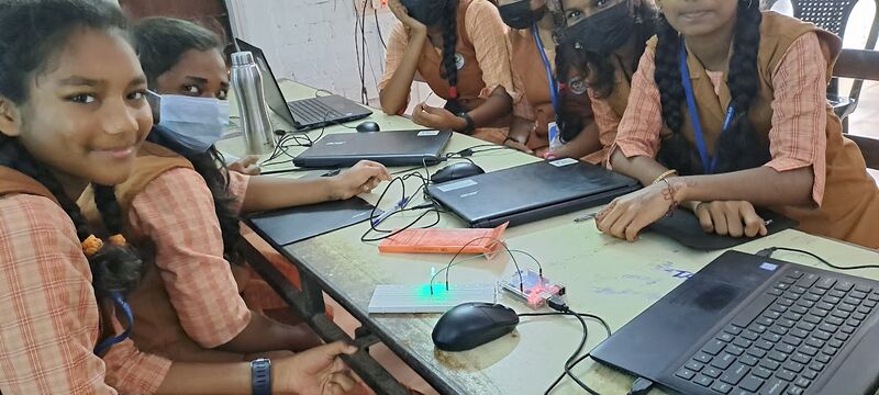 പ്രമാണം:36035 au3.jpg