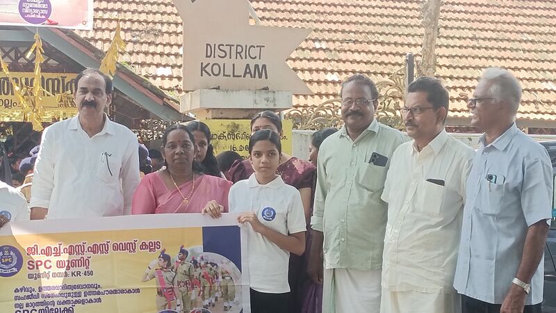 പ്രമാണം:39001 uthkhadana rally.jpg