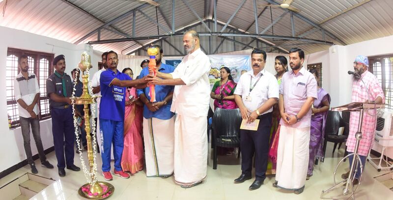 പ്രമാണം:44015 LAHARI.jpg