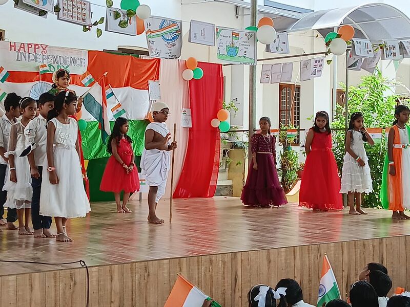 പ്രമാണം:44443 independence111.jpg