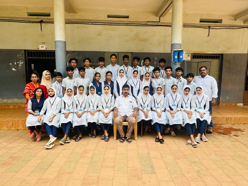 പ്രമാണം:47064lk batch 25.jpg