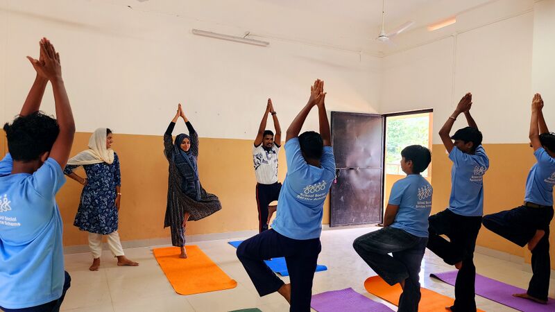 പ്രമാണം:48137yoga june.jpg