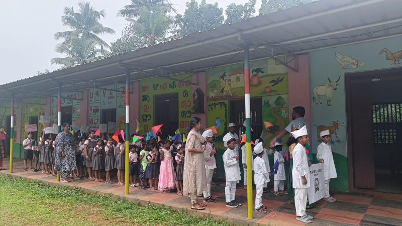 പ്രമാണം:CHILDRENS DAY4.jpg