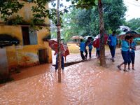 മഴനീർത്തുള്ളികൾ..