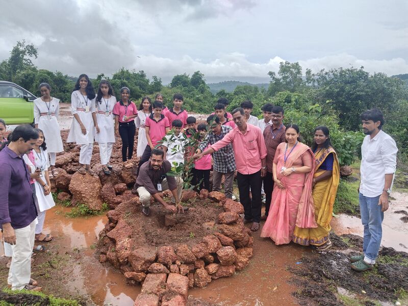 പ്രമാണം:11073 deo2.jpg