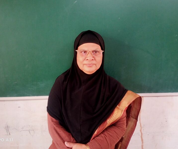 പ്രമാണം:18078 AMINAKUTTY.T6.jpg