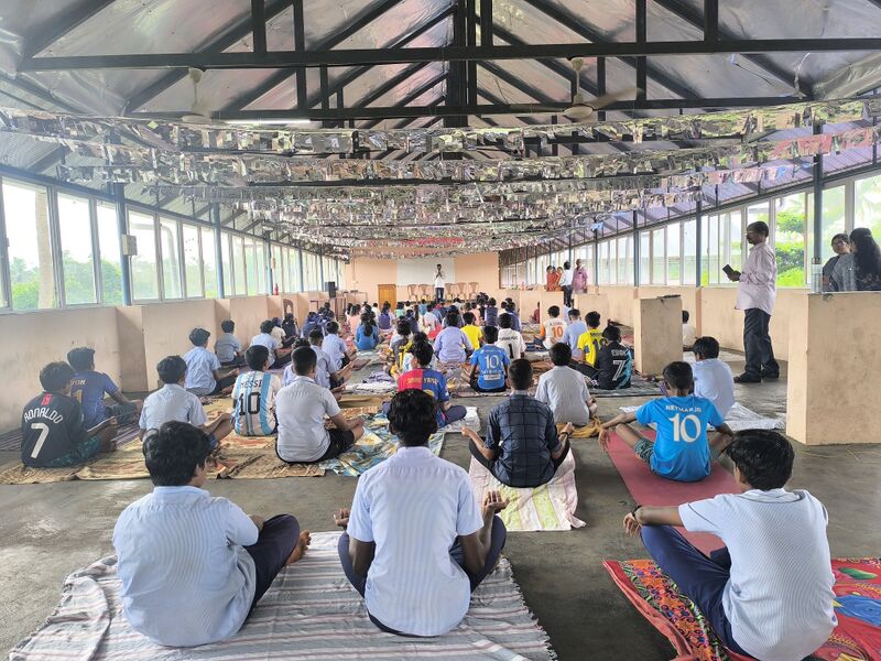 പ്രമാണം:23057 yogaday6.jpg