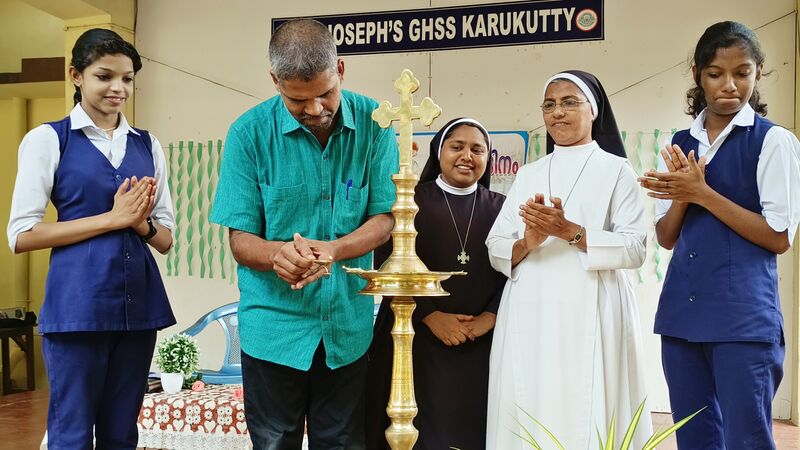 പ്രമാണം:25041 vayana2.jpg