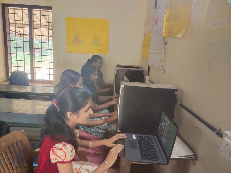 പ്രമാണം:32373 IT CLASS.jpg