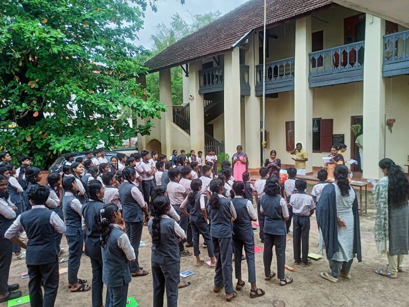 പ്രമാണം:36026 2025chandradinam2.jpg