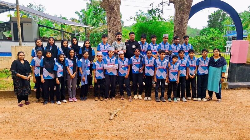 പ്രമാണം:42074 2025 28 batch.jpg