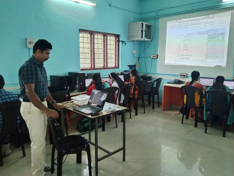 പ്രമാണം:Ekm 28044 01.jpeg