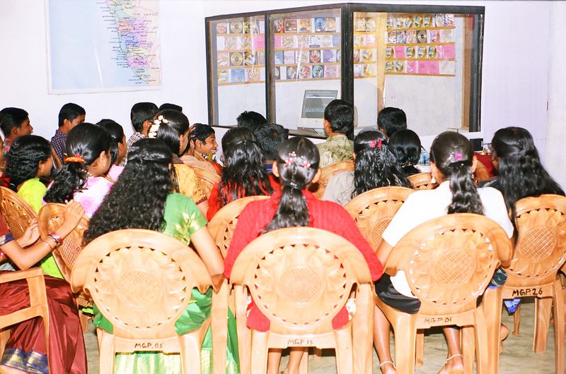 പ്രമാണം:First cd library.JPG