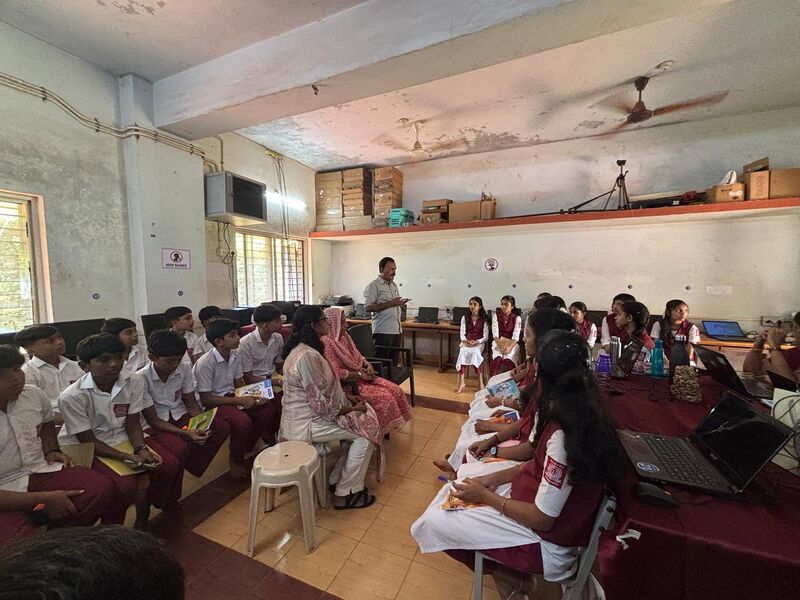 പ്രമാണം:11005 camp1.jpg