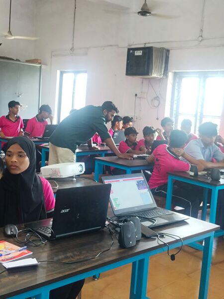 പ്രമാണം:11053 camp 9th.jpg