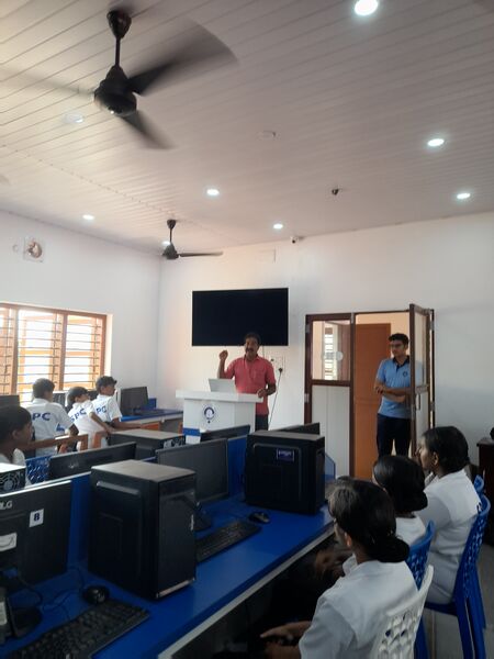 പ്രമാണം:14028 spcclass23t.jpg