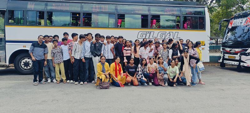 പ്രമാണം:15051 tour 55.jpg