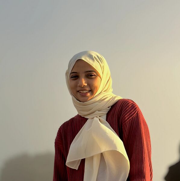 പ്രമാണം:17092-nafiha nazar lk alumini.jpeg